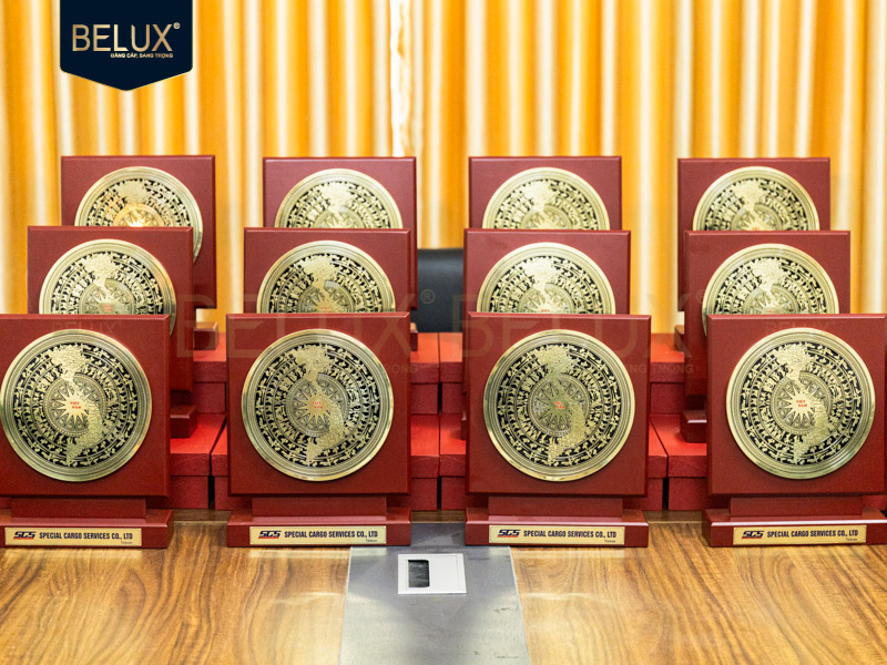 Lô tranh mặt trống bản đồ Việt Nam cao 25cm bằng đồng thiết kế theo yêu cầu